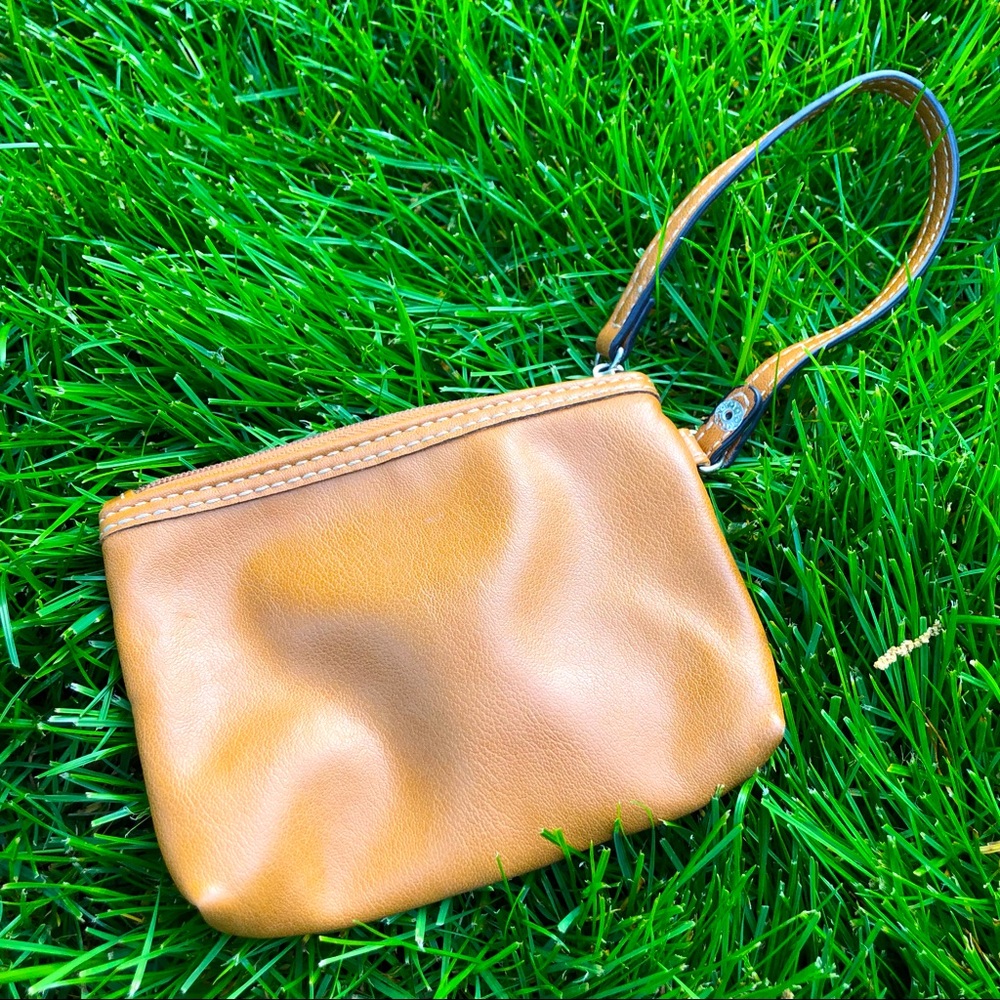 Tan Leather Nine West wristlet bag. - Picture 2 of 4
